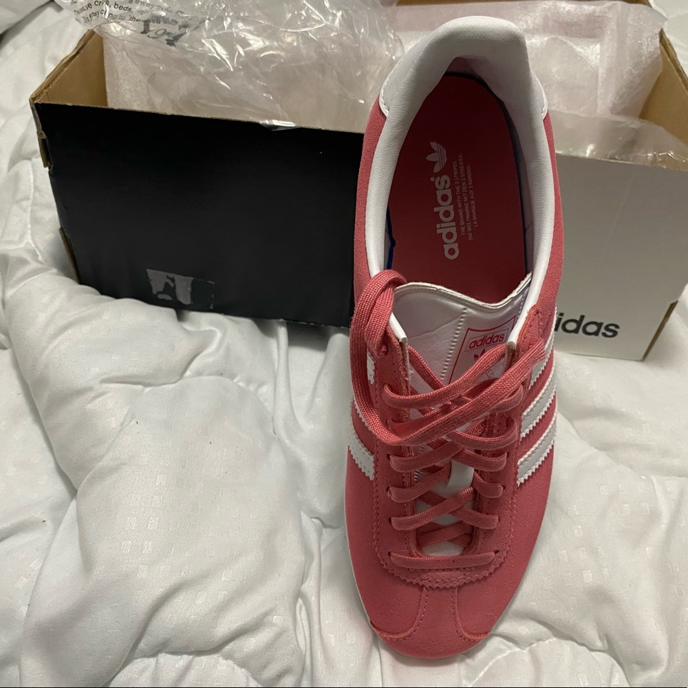 Adidas women gazelle OG new. Size 7 - Picture 1 of 3